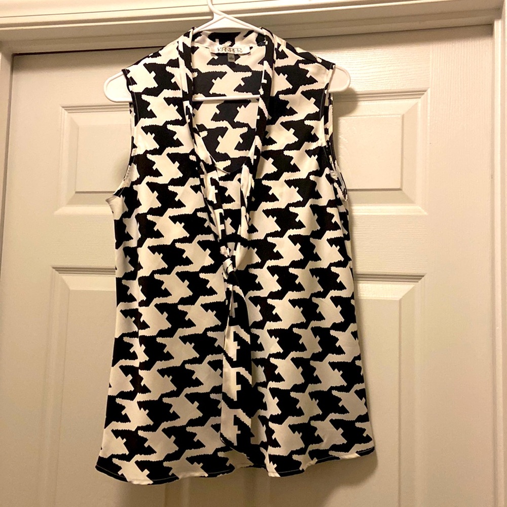 Silk tank top blouse with black and white design size large